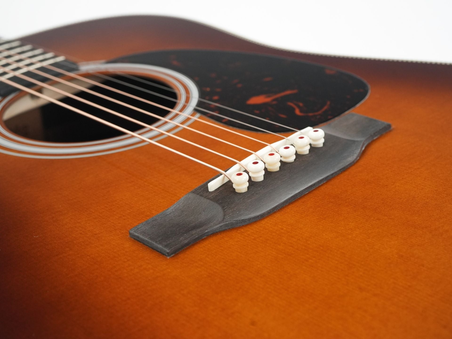Martin HD28 Standard Refresh Ambertone