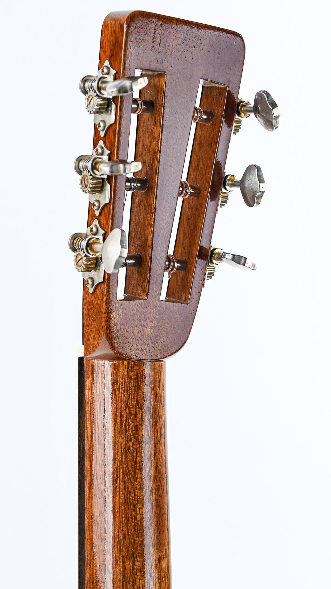 Atkin Essential 00S Natural Aged