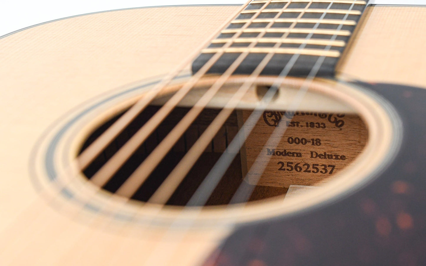 Martin 00018 Modern Deluxe