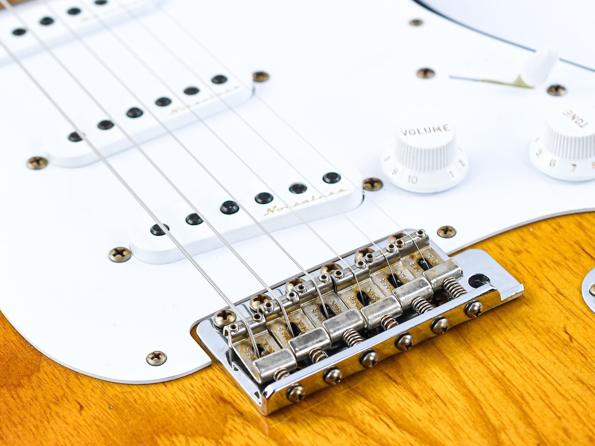 Fender Eric Clapton Stratocaster Journeyman Relic 2 Tone Sunburst
