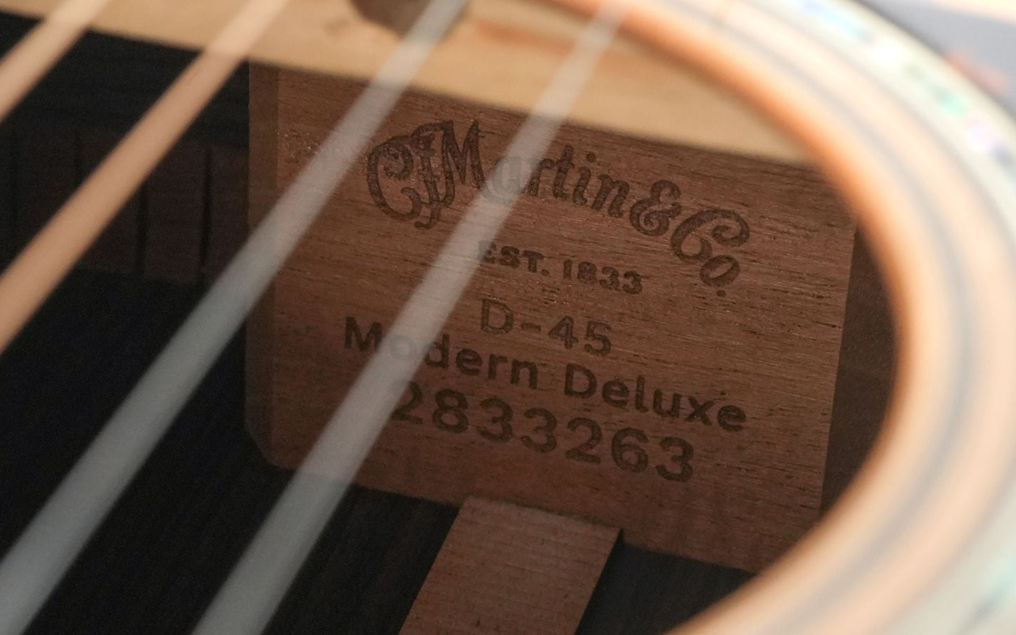 Martin D45 Modern Deluxe 2024