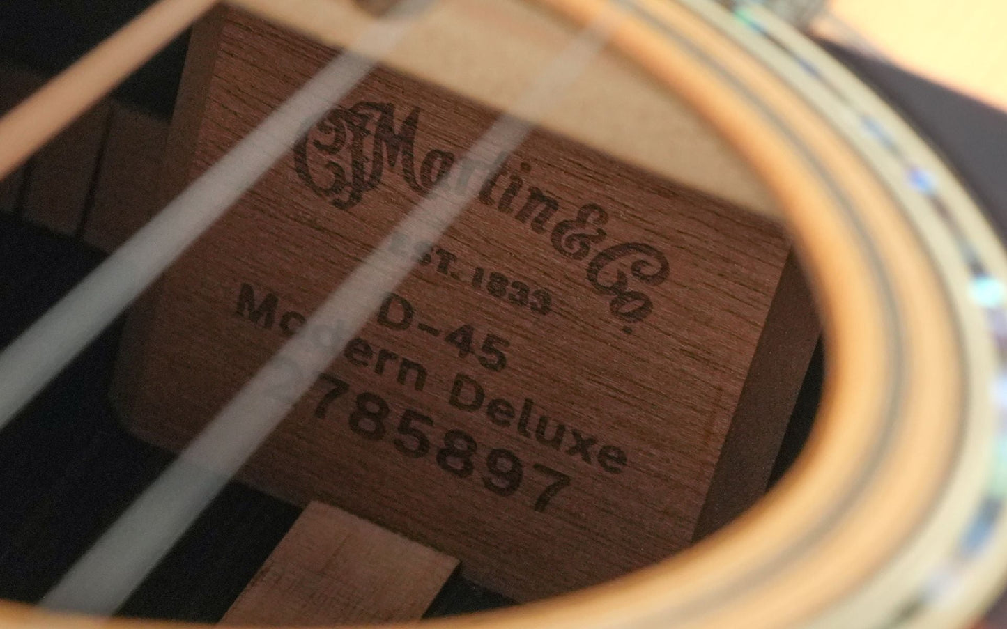 Martin D45 Modern Deluxe 2023