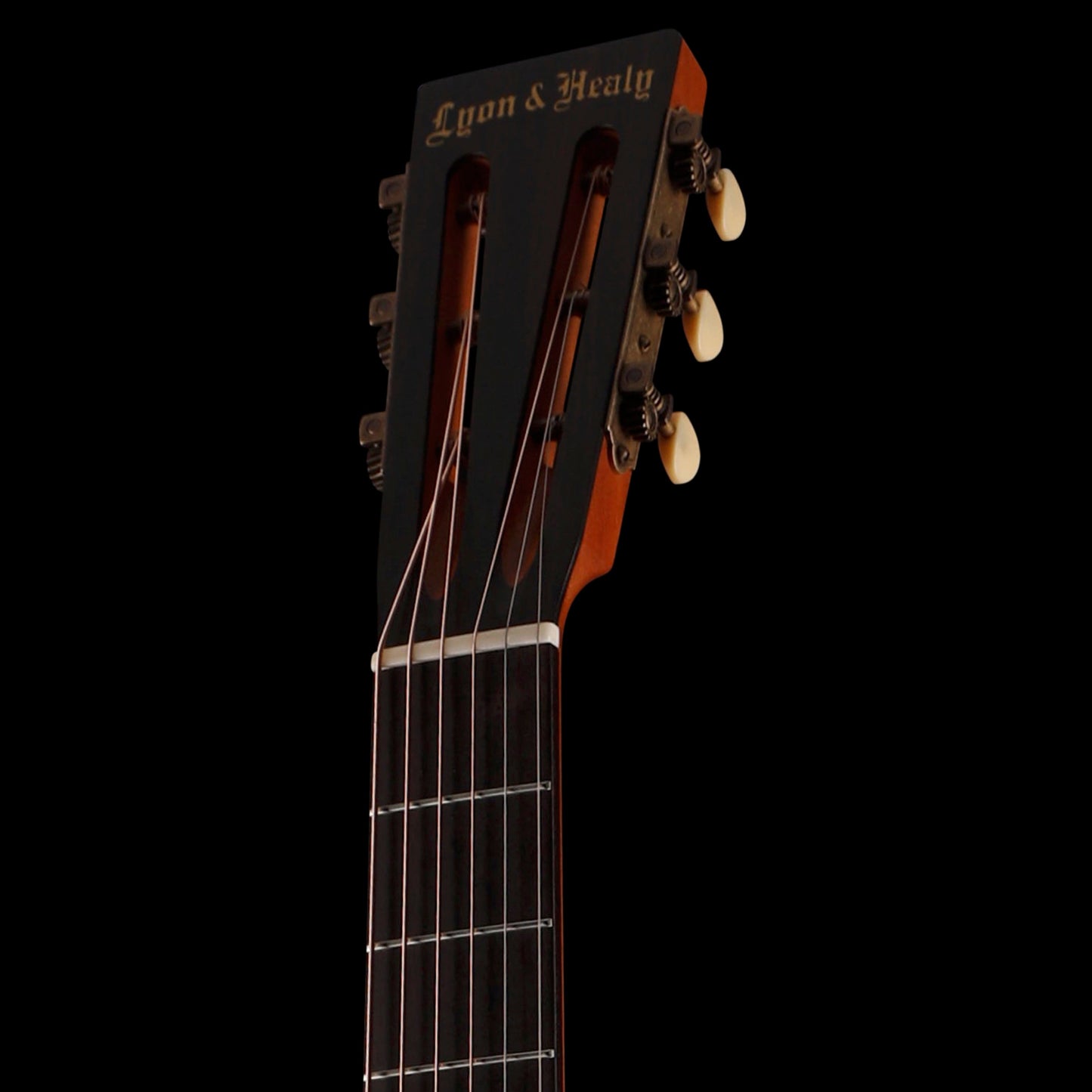 Lyon & Healy The Lakeside Adirondack Red Spruce/Cherry Satin Natural