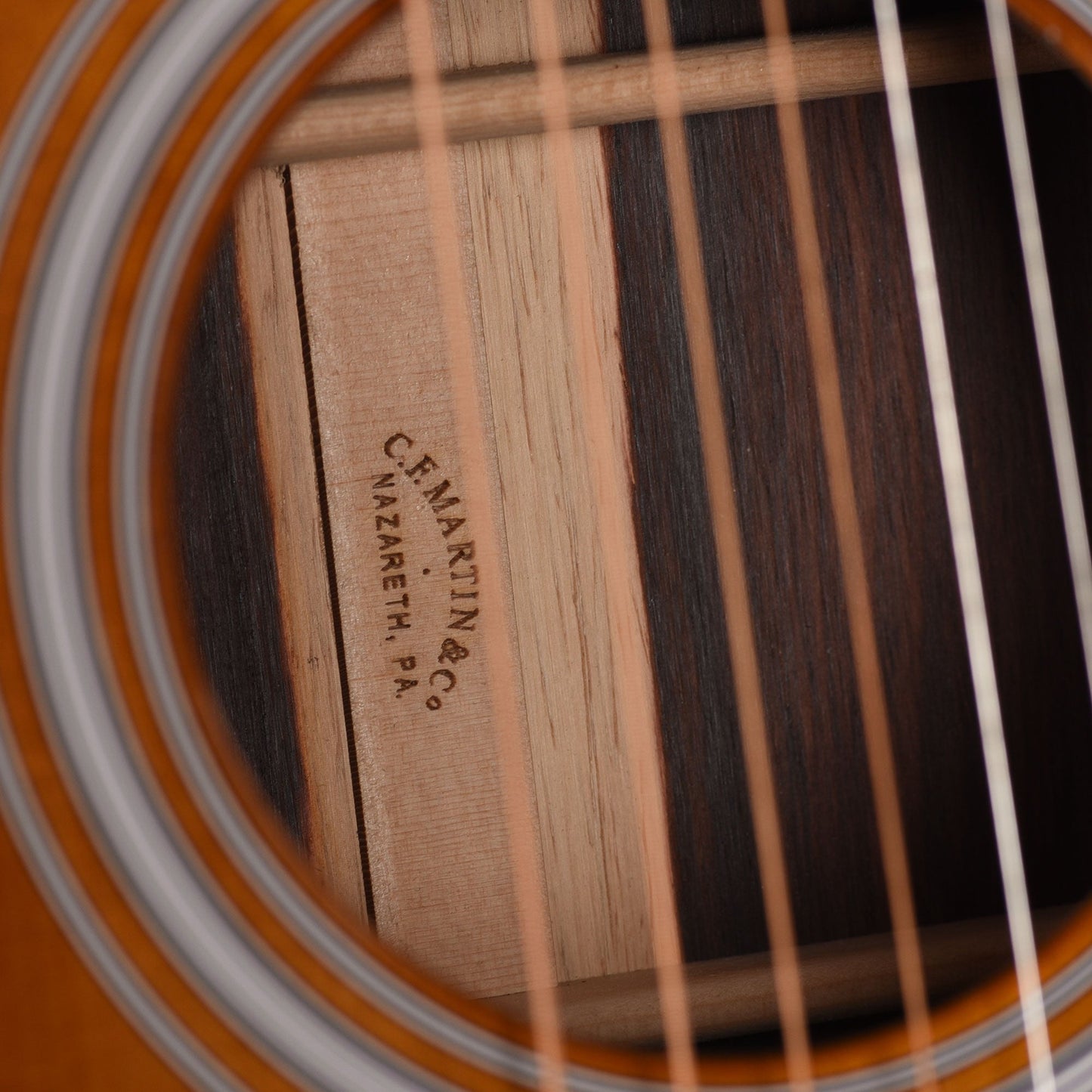 Martin Custom Shop 00-28 Style Grand Concert Adirondack Spruce VTS/Guatemalan Rosewood Ambertone 1933