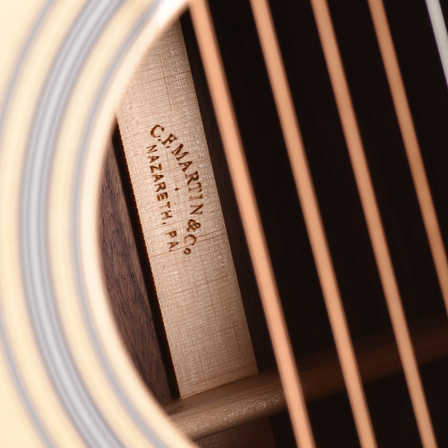 Martin Custom Shop OM-28 Style Auditorium Engelmann Spruce/Wild Grain East Indian Rosewood Natural