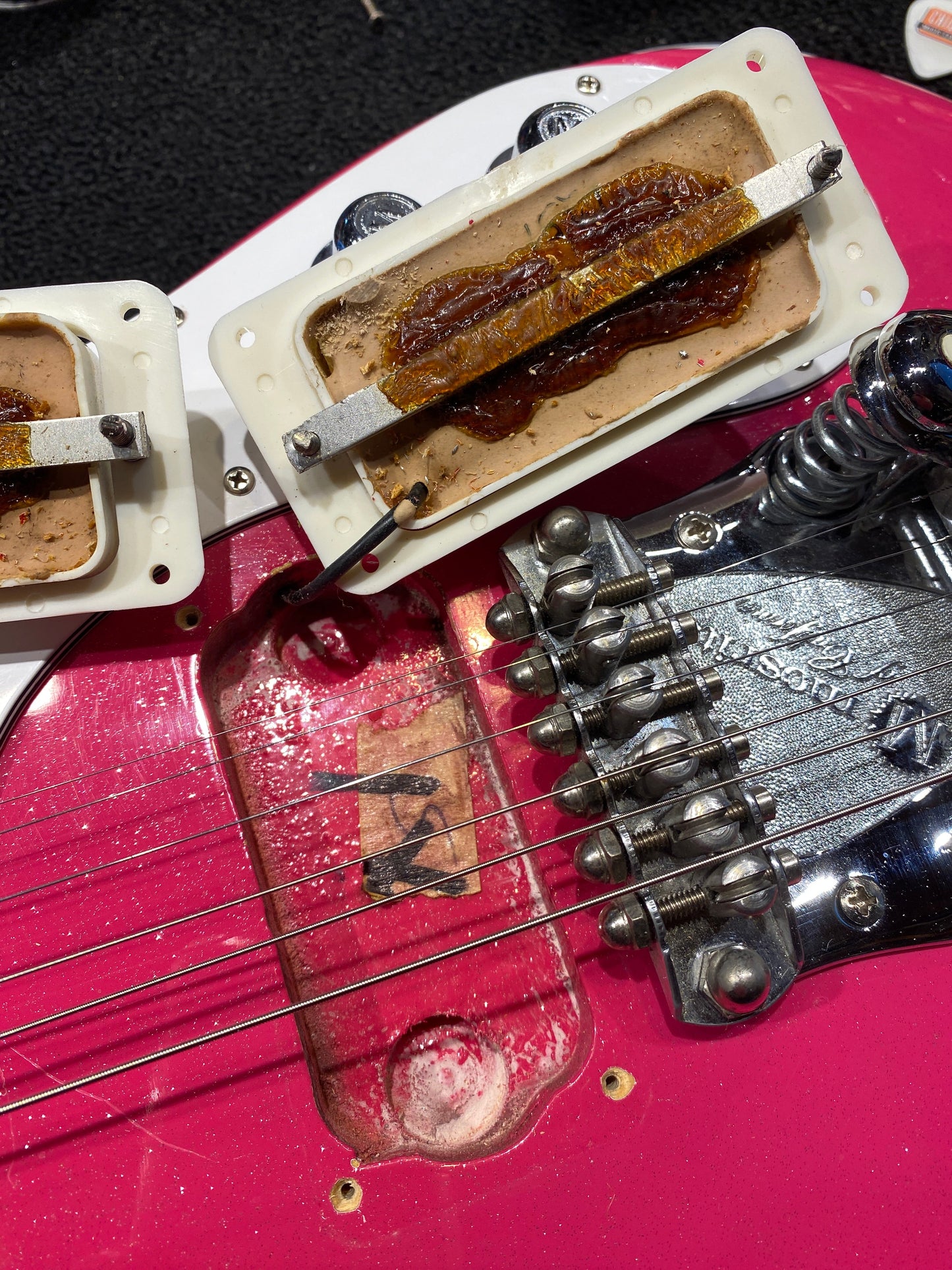 Mosrite V-88 Diamond Bubblegum 1988