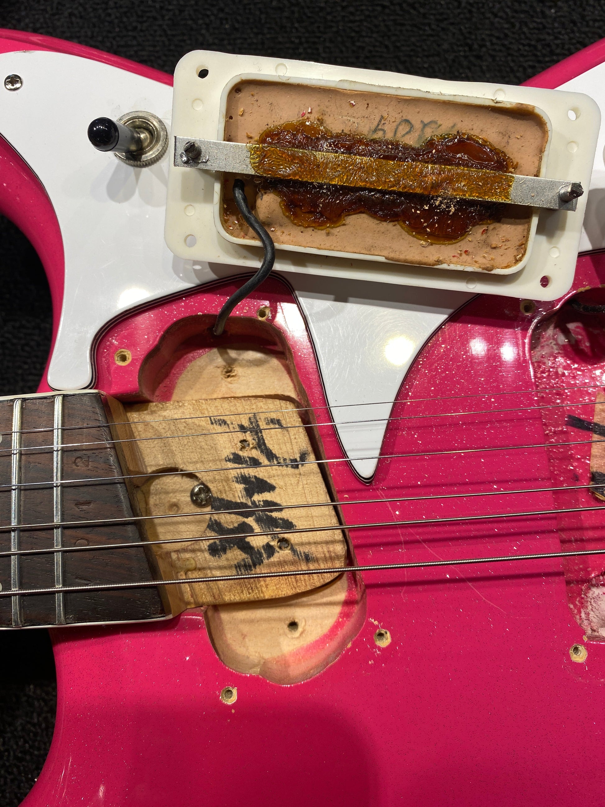 Mosrite V-88 Diamond Bubblegum 1988