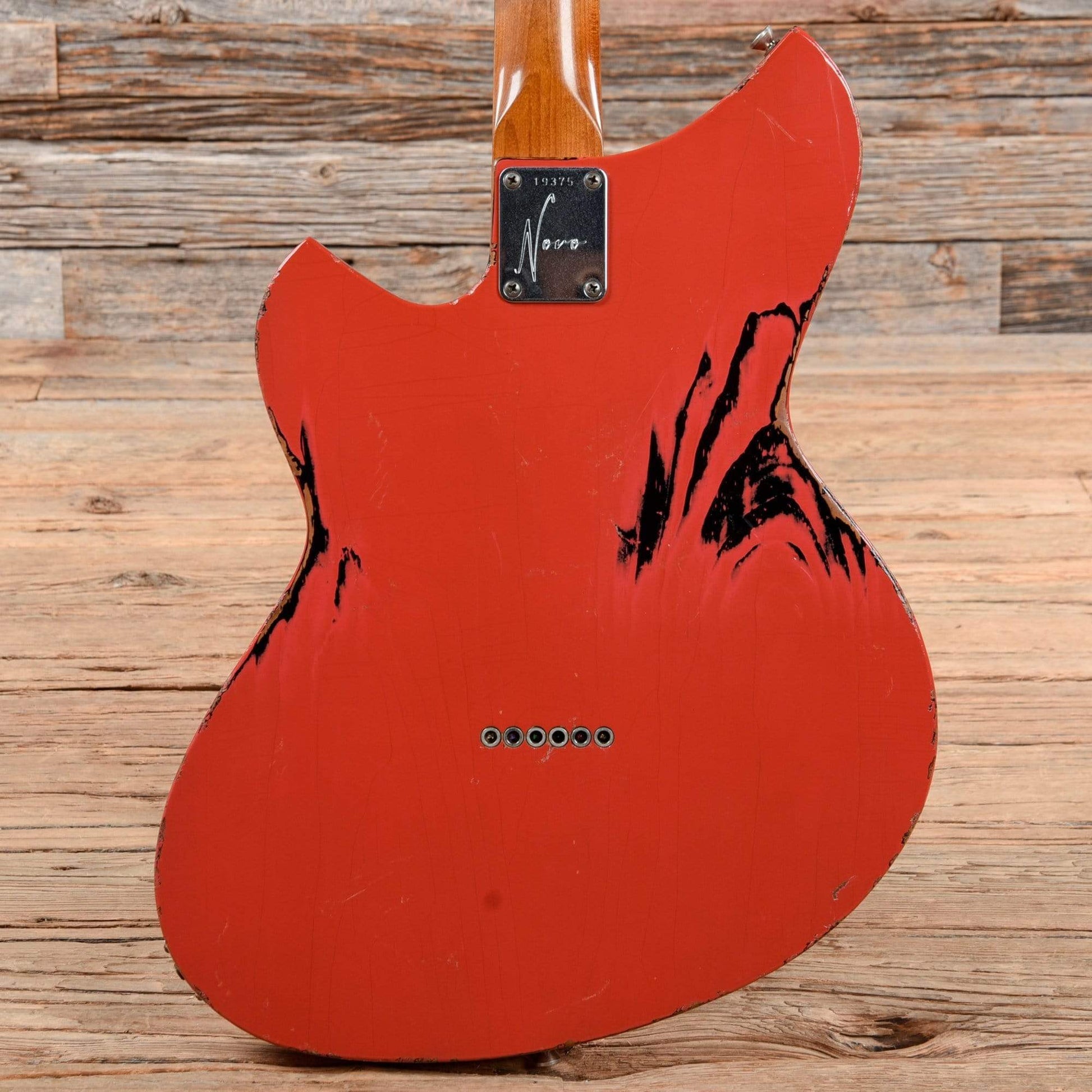 Novo Serus T Fiesta Red Over Black 2020