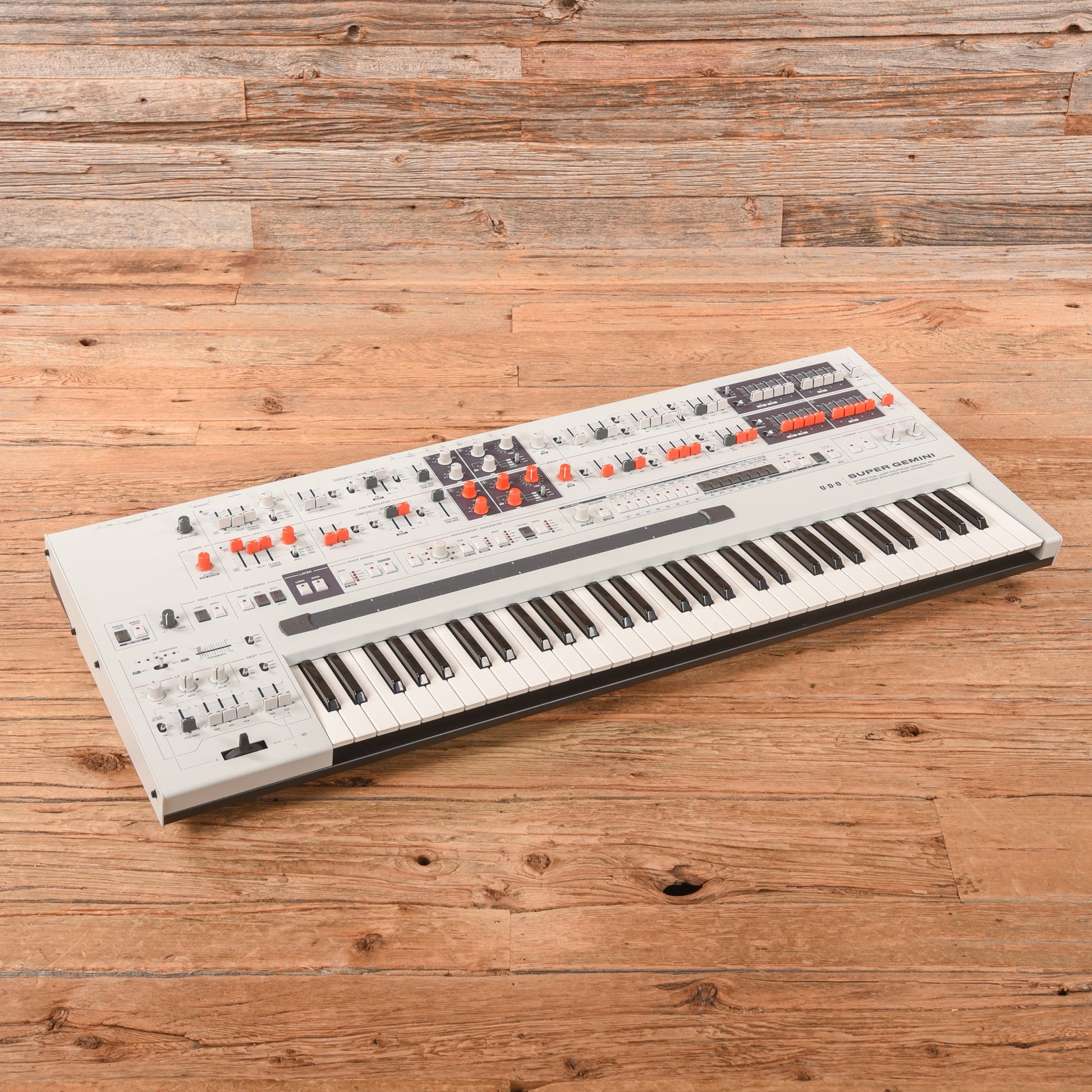 UDO Super Gemini Polyphonic Bi-timbral Analog-Hybrid Synthesizer