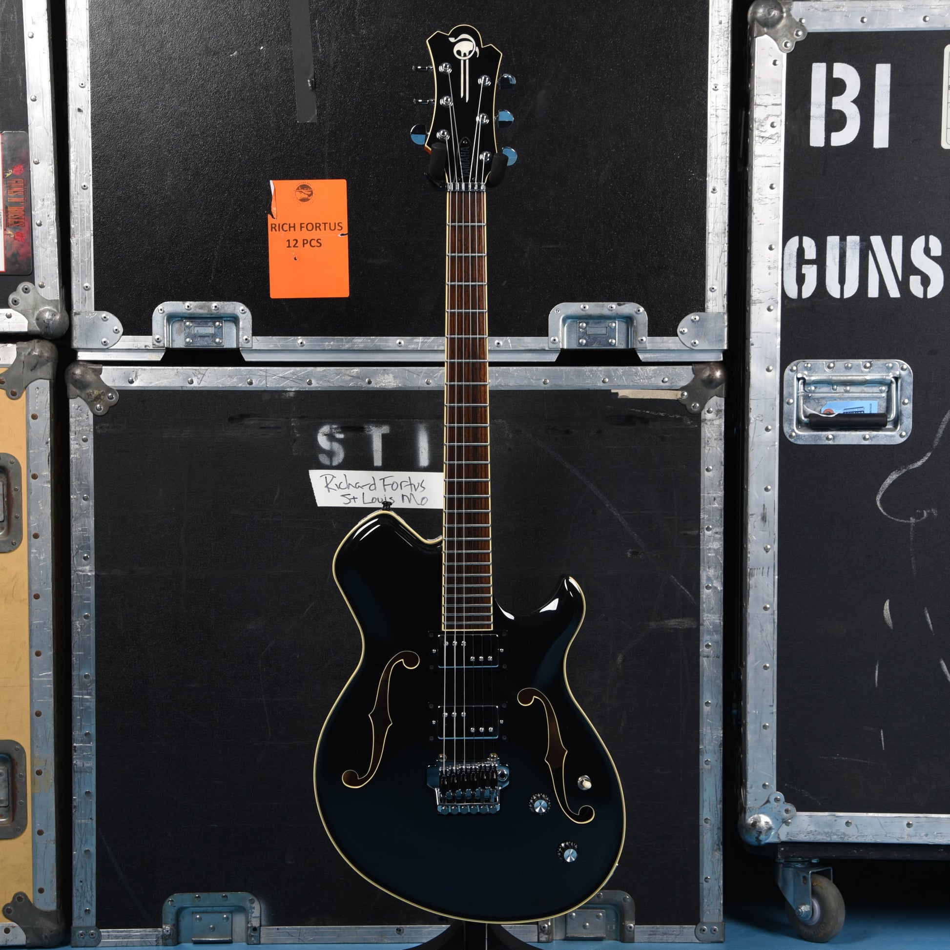 Yamaha CV820WB Wes Borland Black