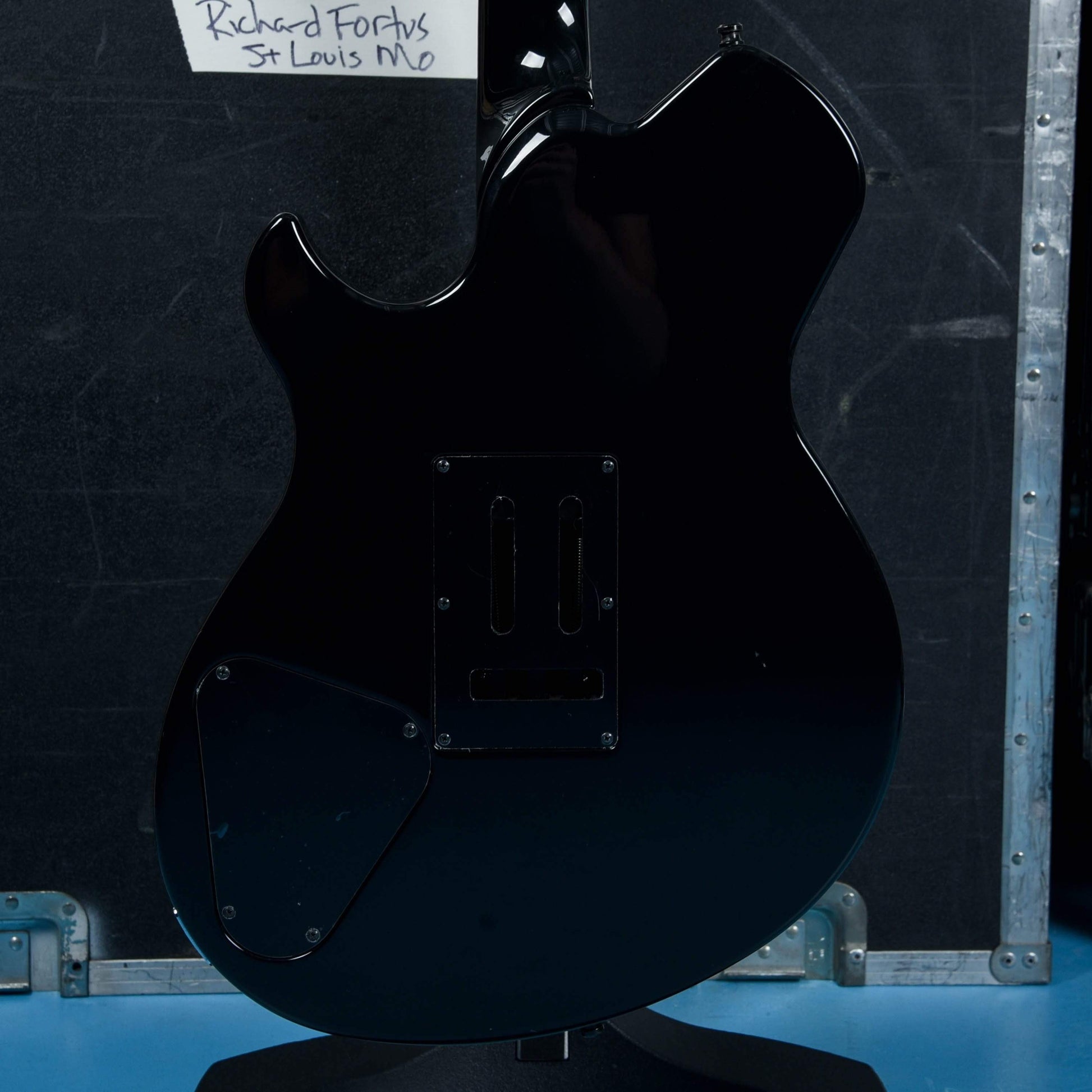 Yamaha CV820WB Wes Borland Black