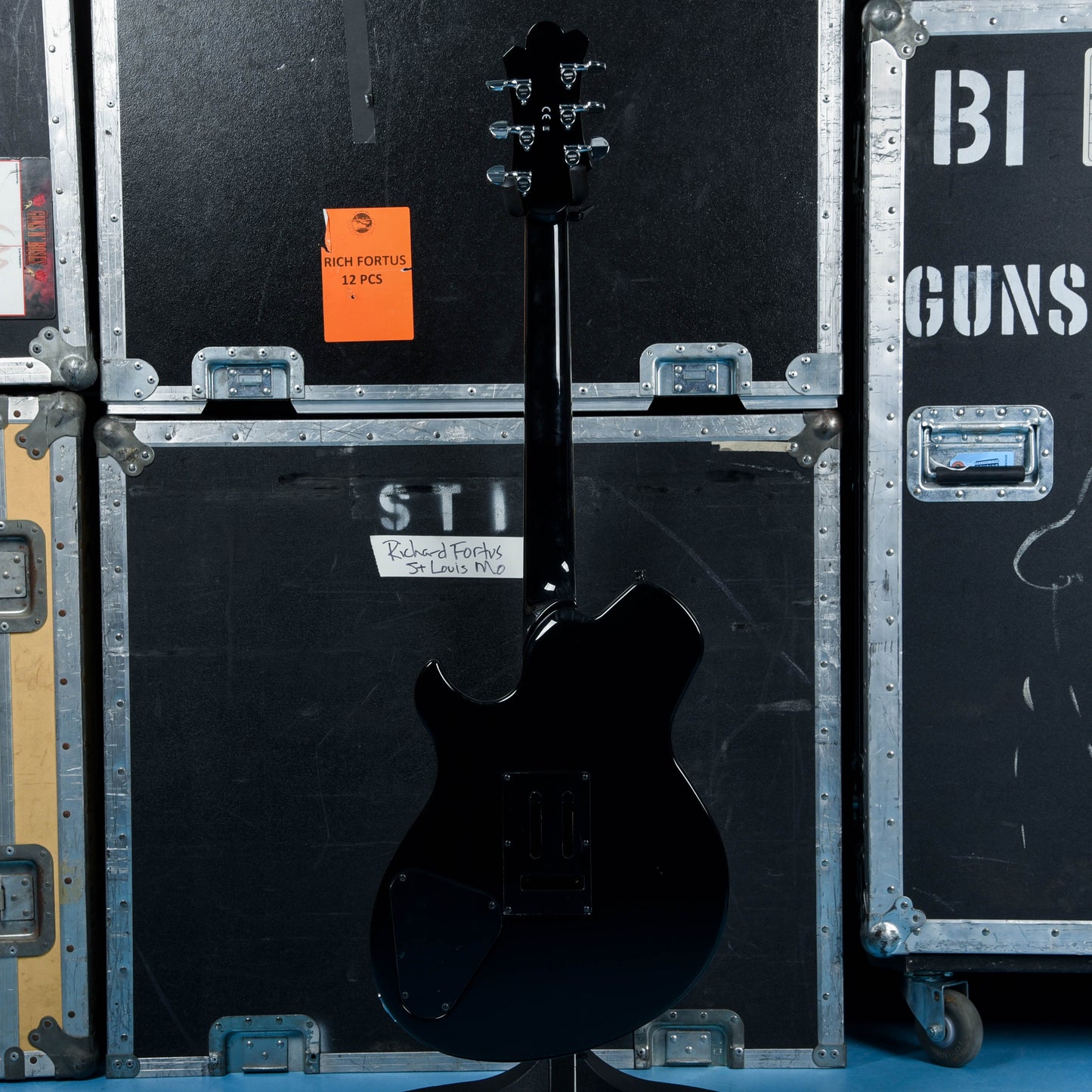 Yamaha CV820WB Wes Borland Black