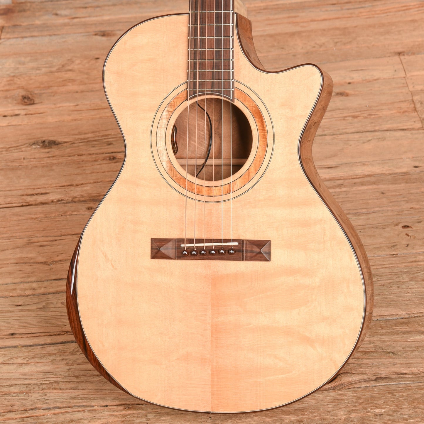 ZBB Concert Cutaway Acoustic Natural - Zac Brown